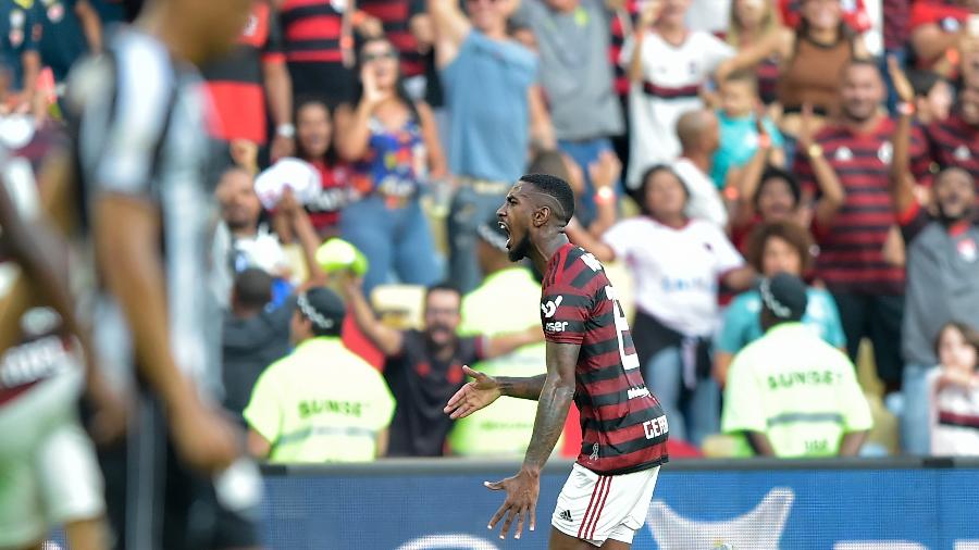 "Coringa", Gerson jogará mais recuado contra o Palmeiras - Thiago Ribeiro/AGIF