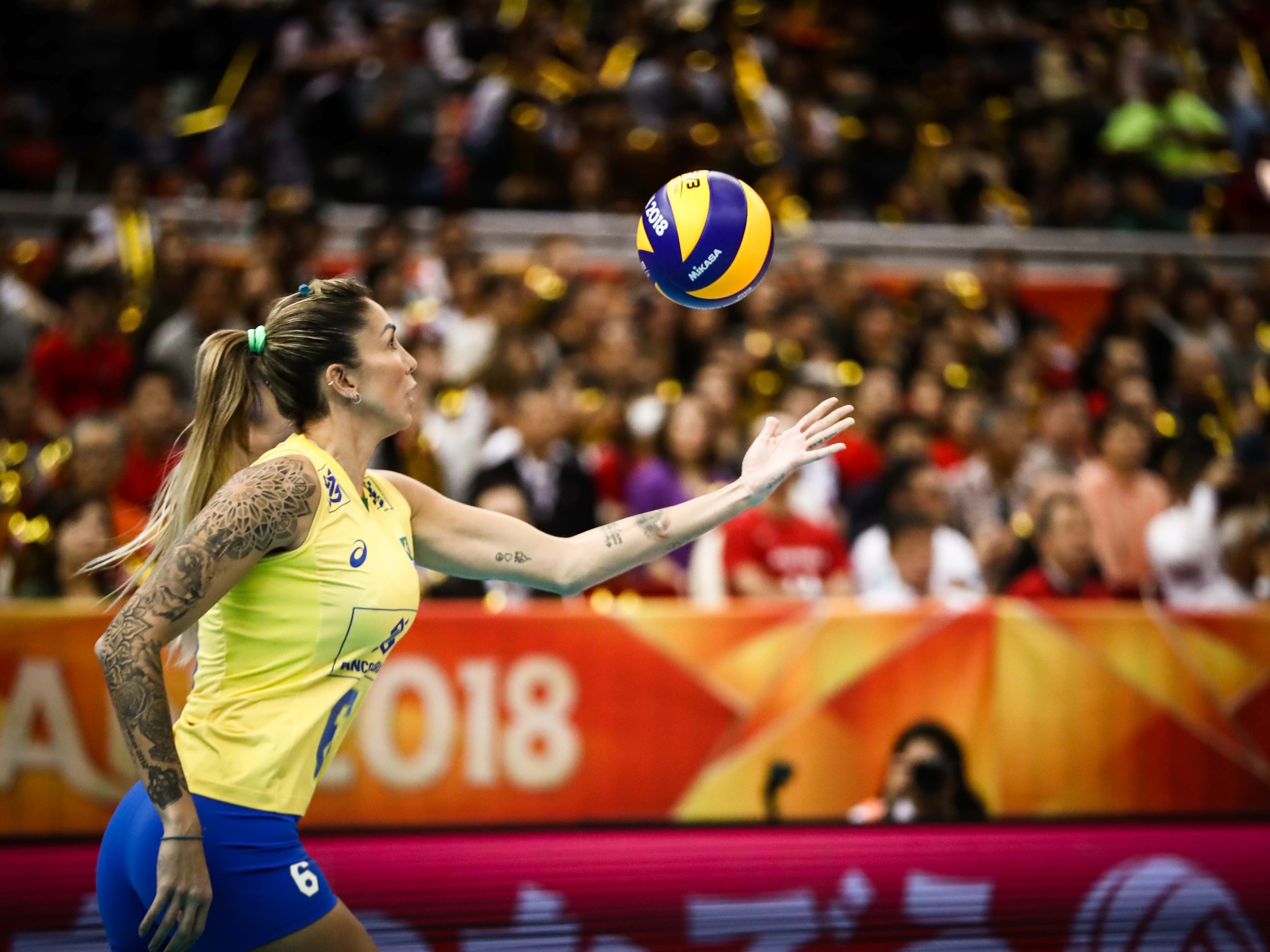 Thaisa anuncia retorno à seleção de vôlei após dois anos