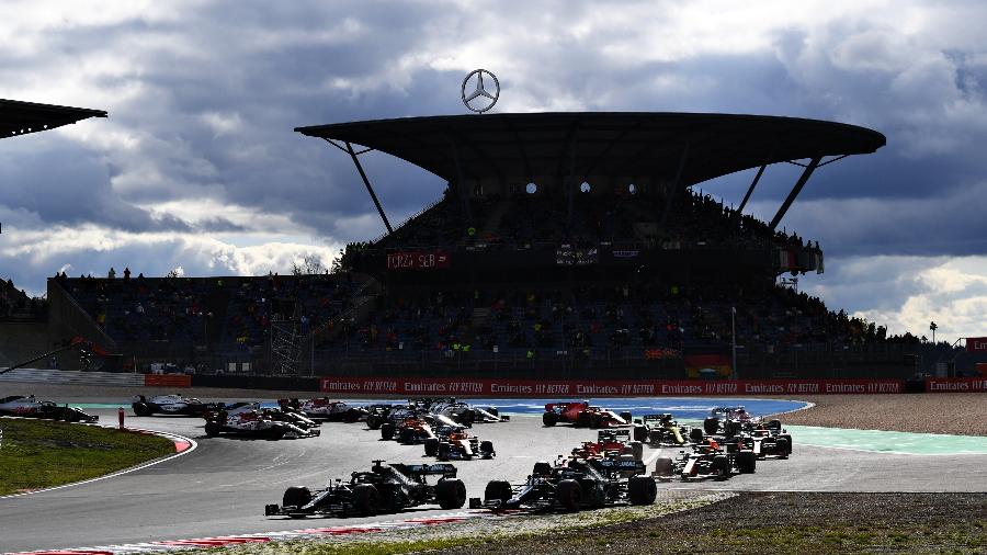 Momentos iniciais do Grande Prêmio de Eifel, que acabou tendo só dois dias de atividades de pista - Clive Mason - Formula 1/Formula 1 via Getty Images