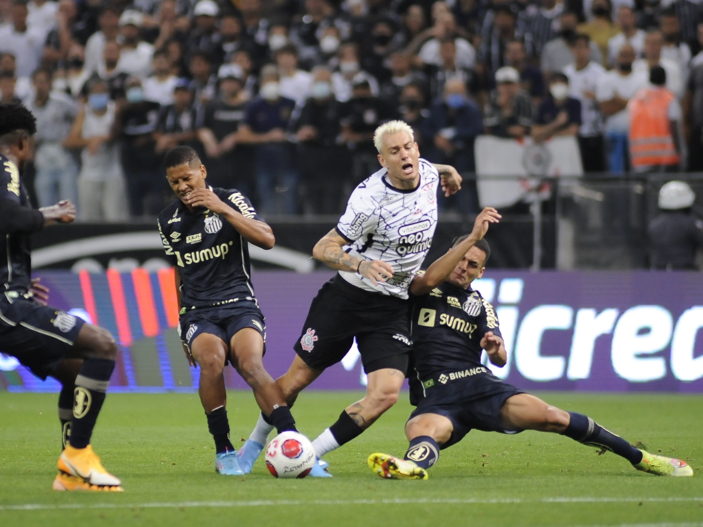 A chance de termos um Santos x Corinthians na Série B de 2023 é enorme! 