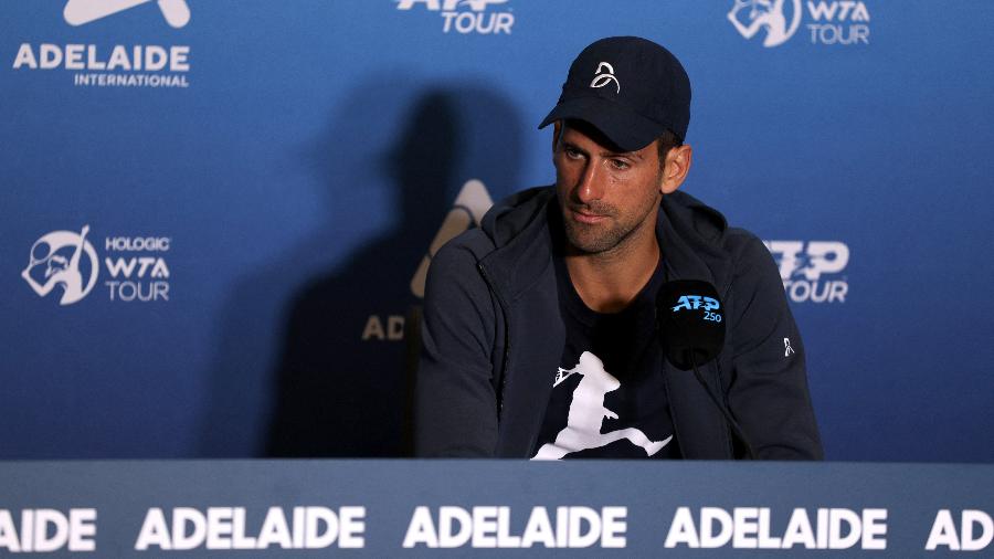 Novak Djokovic durante entrevista coletiva no ATP 250 de Adelaide em 2023 - Reuters