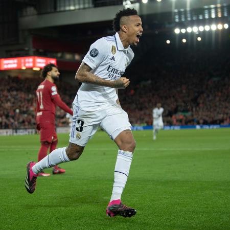 Militão, Real Madrid, celebra gol sobre o Liverpool em jogo da Liga dos Campeões - Visionhaus/Getty Images
