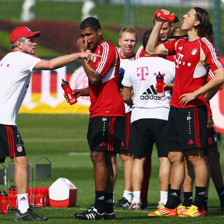 Zagueiro Breno com o grupo do Bayern de Munique em um treino de 2012 - Alex Grimm/Bongarts/Getty Images