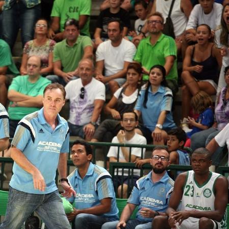 Régis Marreli foi o último treinador do basquete profissional do Palmeiras