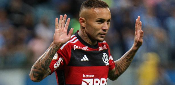 Cebolinha e Luiz Araújo pressionam craques badalados do Flamengo