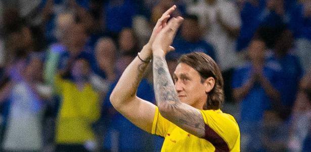 Apresentação de Cássio à Torcida do Cruzeiro no Mineirão: Camisa nº 1.