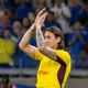 Cássio acena para torcedores do Cruzeiro antes do jogo contra a Universidad Católica, pela Sul-Americana