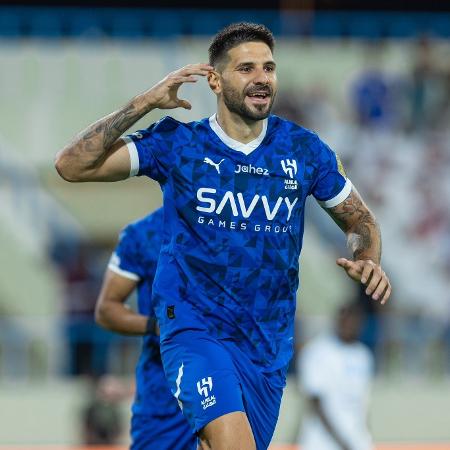 Mitrovic, atacante do Al-Hilal, comemora gol no Campeonato Saudita