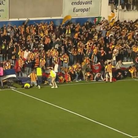 Arquibancada do Nou Sardenya cai após gol do Sant Andreu pela quarta divisão espanhola