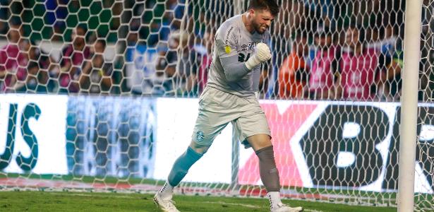 Volpi destaca-se, Grêmio elimina Juventude nos pênaltis rumo ao octacampeonato.