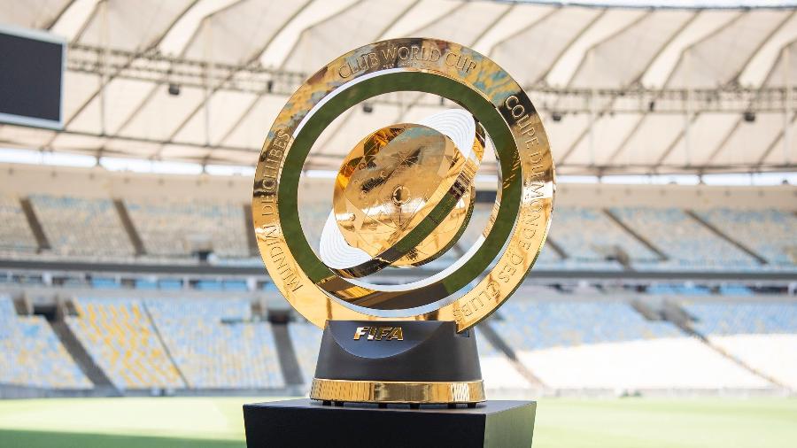 Troféu do Super Mundial de Clubes é exposto no Maracanã Troféu do Super Mundial de Clubes é exposto no Maracanã