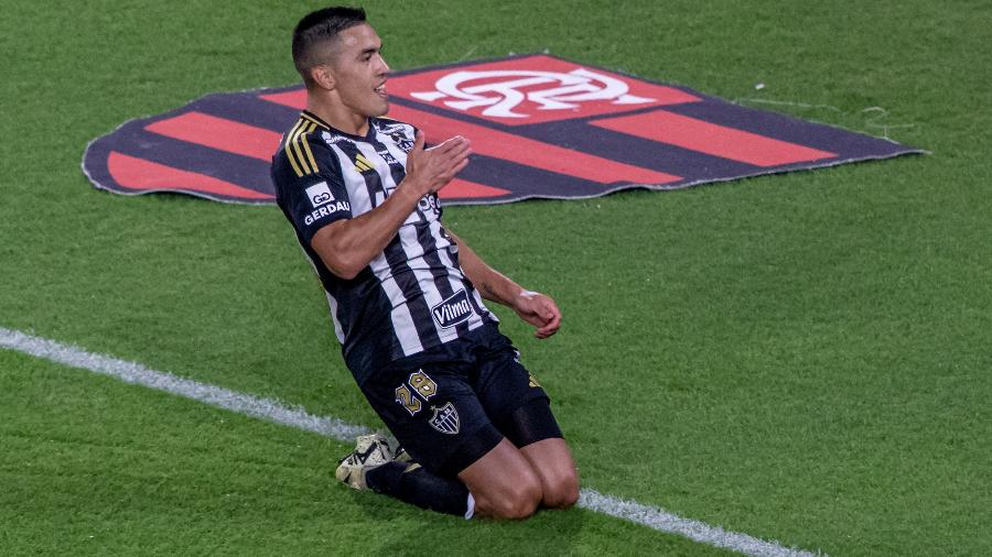 Cuello comemora gol marcado pelo Atlético contra o Flamengo na Copa do Brasil