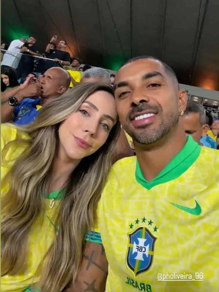 Paulo Henrique esteve como torcedor, ao lado da esposa Patricia, no jogo Brasil x Chile, pelas Eliminatórias