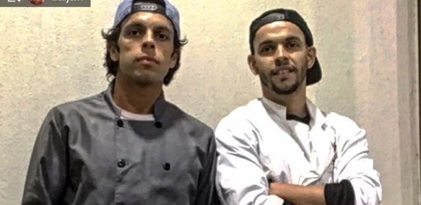 Tales (d), ex-jogador do Inter, com o irmão, Walter (e) em evento de gastronomia - Arquivo Pessoal - Arquivo Pessoal