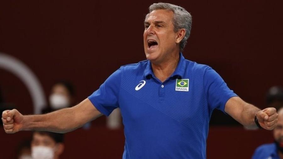 Zé Roberto é o único brasileiro tricampeão olímpico e responsável por levar o país à elite do vôlei mundial - Reuters 