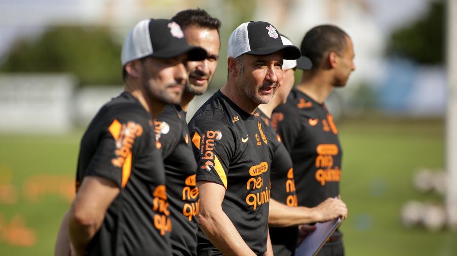 Vitor Pereira no primeiro treino com o Corinthians - Rodrigo Coca/Corinthians