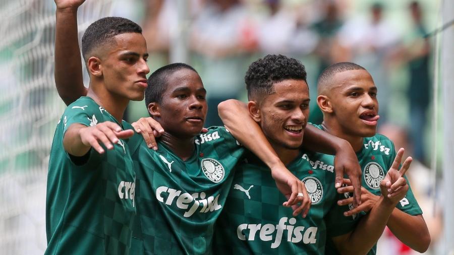 Jogadores do Palmeiras comemoram gol contra o Santos na fina da Copa São Paulo - Fabio Menotti / Ag. Palmeiras
