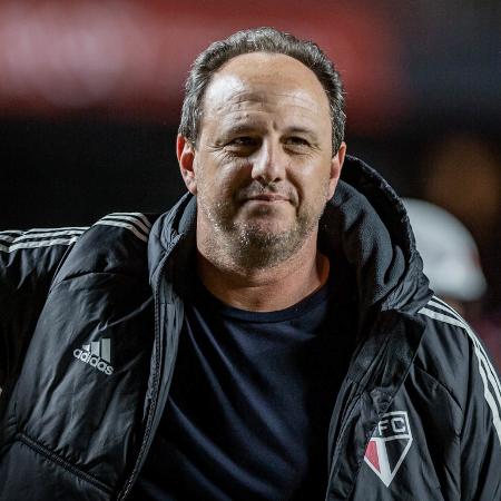 Rogério Ceni comanda o São Paulo contra o Atlético-MG - RAFAEL ASSUNÇÃO/PERA PHOTO PRESS/ESTADÃO CONTEÚDO