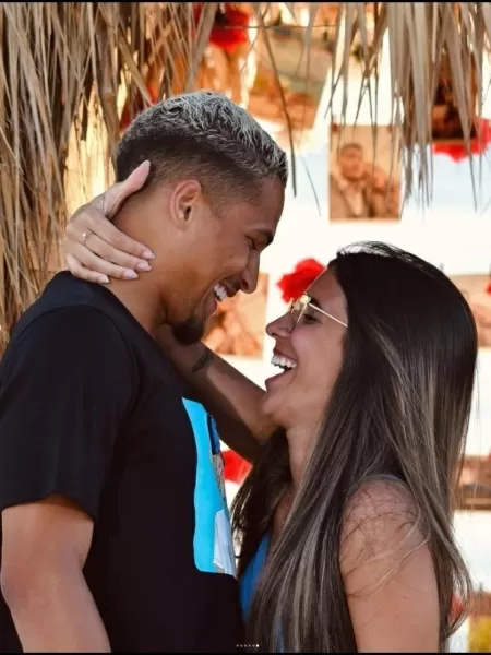 Após boatos de traição, esposa de Isla, do Flamengo, anuncia separação -  Coluna do Fla