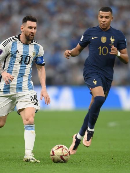 Messi é marcado por Mbappé na final da Copa do Mundo entre Argentina e França - Divulgação/Fifa