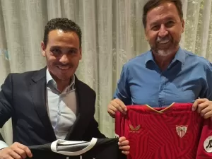 Augusto Melo se reúne com presidente do Sevilla para jantar em São Paulo