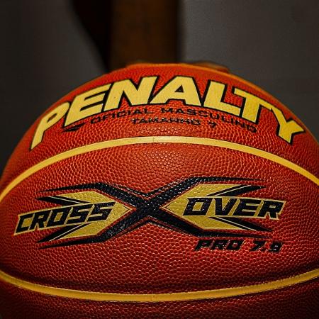 Penalty lança bola da temporada 2024/25 do NBB