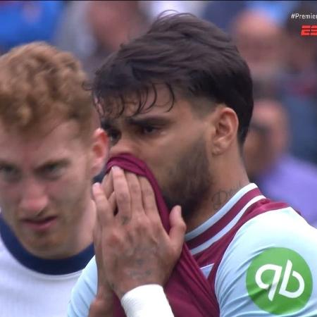 Lucas Paquetá chora ao receber cartão amarelo contra o Tottenham pelo Inglês