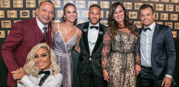 Neymar, Marquezine e a família do jogador em leilão do Instituto Neymar Jr. - Divulgação
