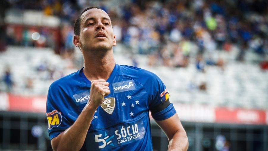 Meia Rodriguinho será um dos titulares do Cruzeiro no primeiro desafio na Copa Libertadores - Vinnicius Silva/Cruzeiro