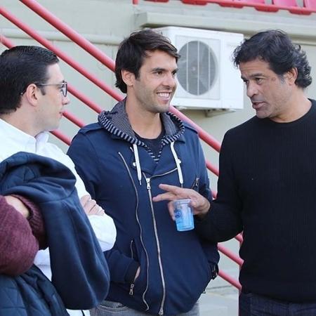 Kaká conversa com Alexandre Pássaro e Raí no São Paulo - Rubens Chiri/saopaulofc.net