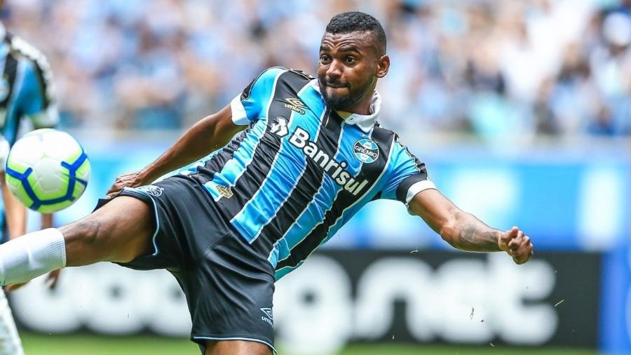 Leonardo rompeu ligamento do joelho direito e só volta a jogar no início do próximo ano - Divulgação/Site oficial do Grêmio