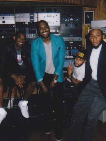 Kanye West publicou uma foto ao lado de Kobe Bryant - Reprodução / Twitter