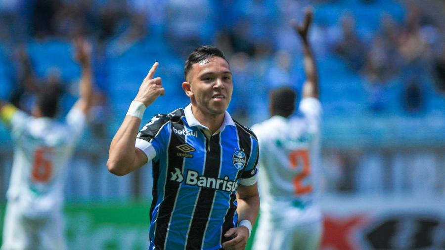 Meia-atacante fez o primeiro gol do Grêmio na vitória diante do Juventude e ganhou mais pontos internamente - Lucas Uebel/Grêmio FBPA