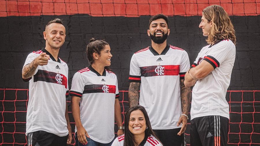 Jogadores do Flamengo com nova camisa para a temporada de 2020 - Adidas/Fernando Schlaepfer