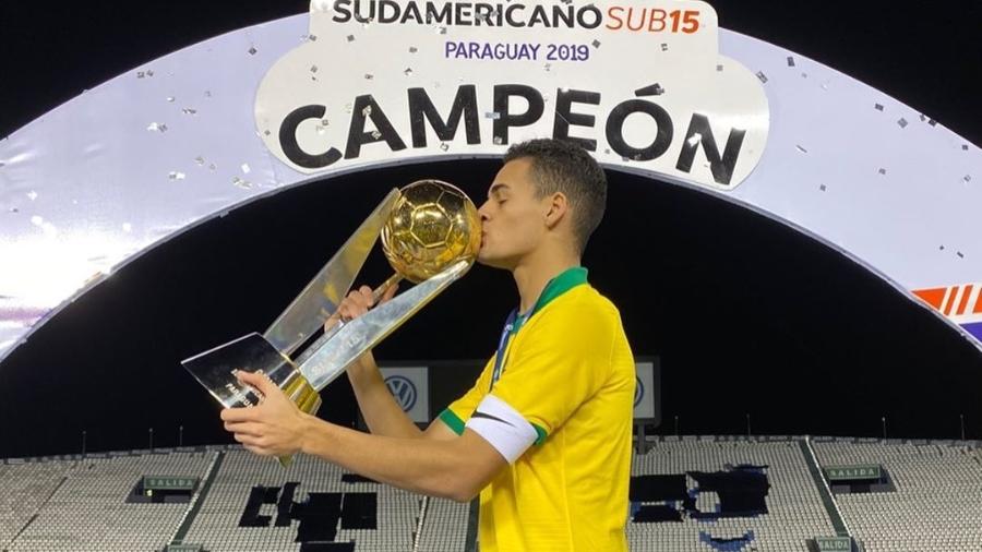 Kaiky Fernandes, zagueiro da base do Santos e capitão da seleção brasileira sub-15 - Reprodução