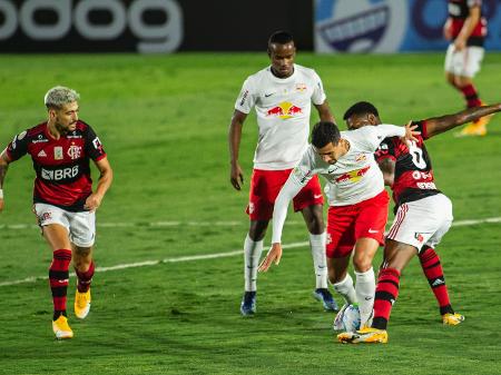 Flamengo estreia no Brasileirão com derrota e web não perdoa - Esportes -  R7 Fora de Jogo