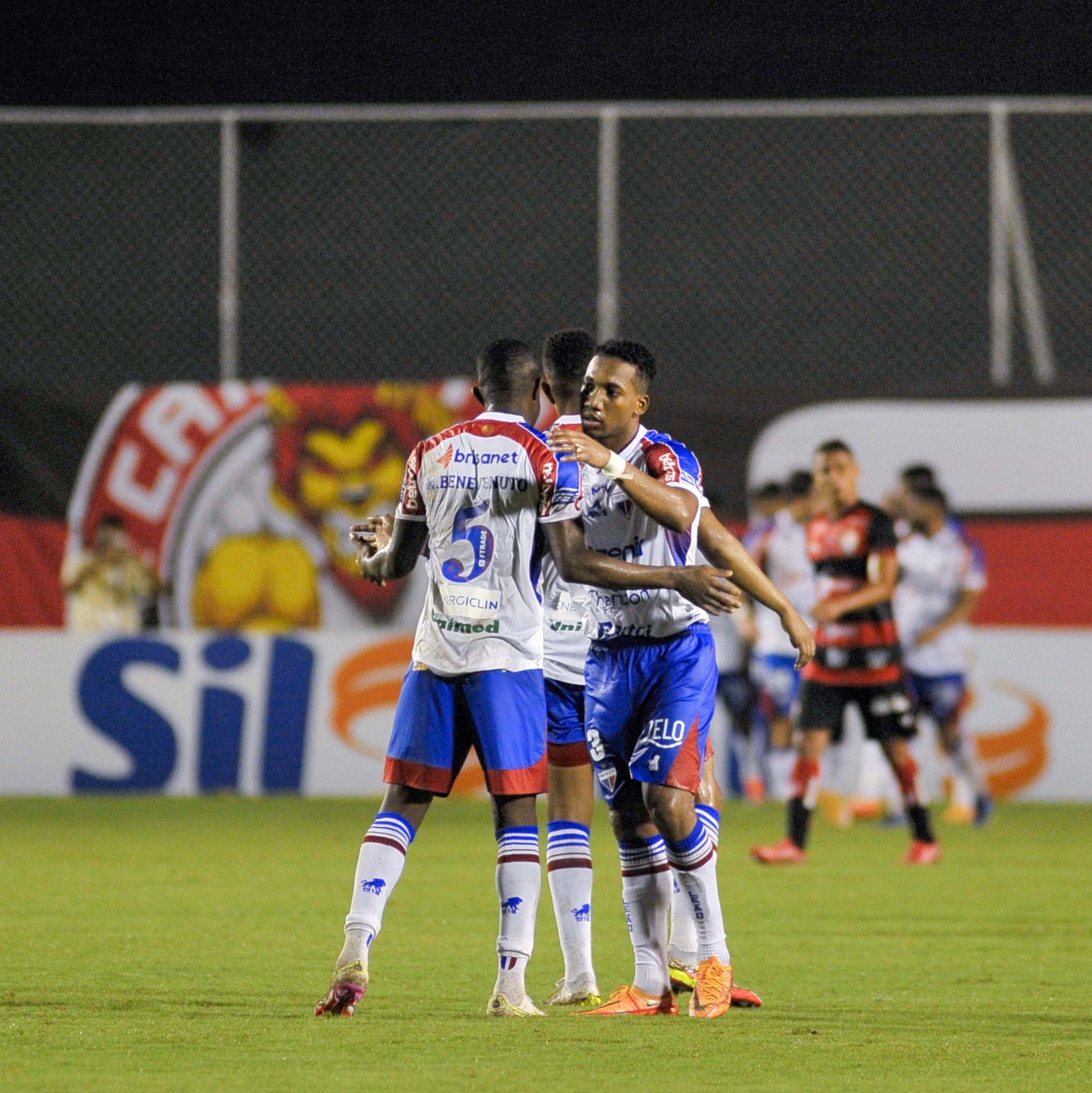 Copa do Brasil: Fortaleza bate o Vit&Atilde;&sup3;ria e avan&Atilde;&sect;a de fase