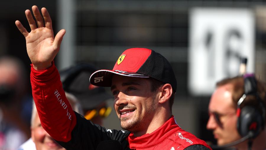 Charles Leclerc comemora pole position no GP da França, que acontece amanhã (24) - Bryn Lennon/Formula 1 via Getty Images