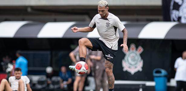 Matheuzinho vira opção no Corinthians para duelo contra Racing-URU