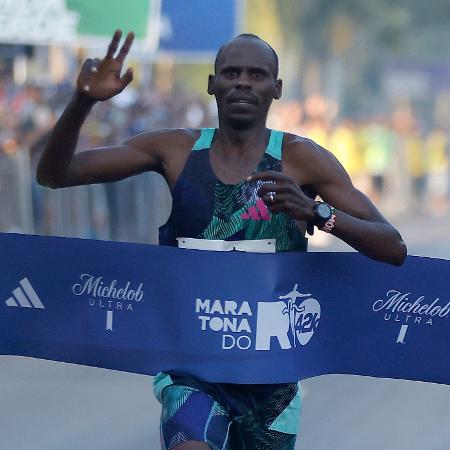 Josphat Kiprotich, do Quênia, venceu a última edição usando um Adidas Adios Pro 3