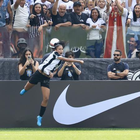22.set.2024 - Jaqueline comemora ao marcar um gol para o Corinthians na final do Brasileirão feminino contra o São Paulo na Neo Quimica Arena