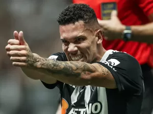 Deu Galo: Arana em nova posição, e Paulinho marca mesmo com dores na perna