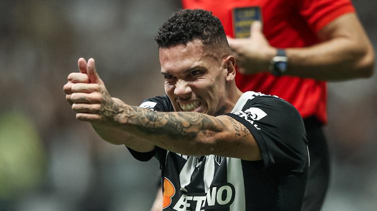 Paulinho comemora gol em Atlético-MG x Vasco, jogo da Copa do Brasil