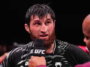 Magomed Ankalaev vence Rakic no UFC 308 e desafia Poatan: 'Pare de correr de mim'