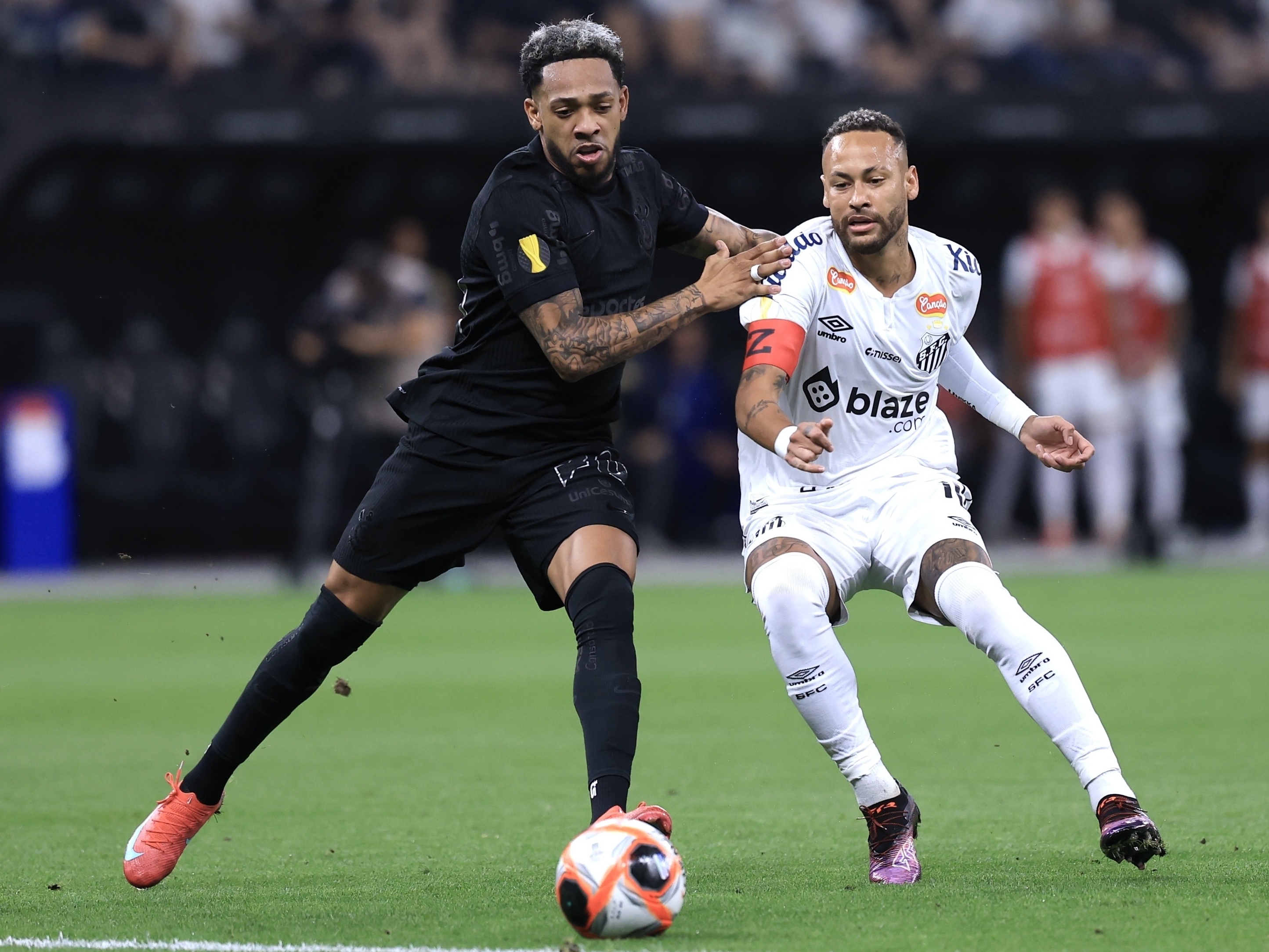 Imagem ilustrativa sobre Neymar pode rebater na noite: Corinthians encara o Santos em clássico arrebolado de expectativa
