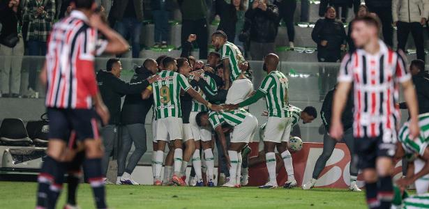 Com um a mais, Juventude faz 3, elimina São Paulo e deixa Roger pressionado