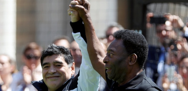 Pelé e Maradona treinaram dois times em um amistoso festivo  - REUTERS/Charles Platiau