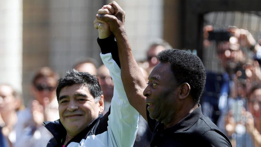 Maradona e Pelé durante participação em jogo beneficente em Paris - REUTERS/Charles Platiau