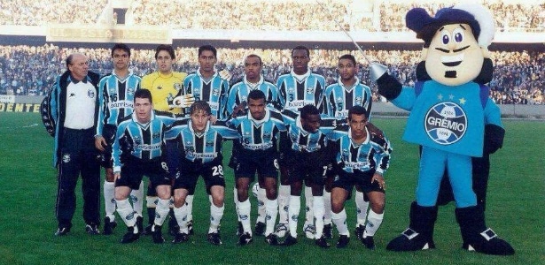 Rodrigo Gral (nº 28) em time do Grêmio de 2001 - Arquivo pessoal - Arquivo pessoal