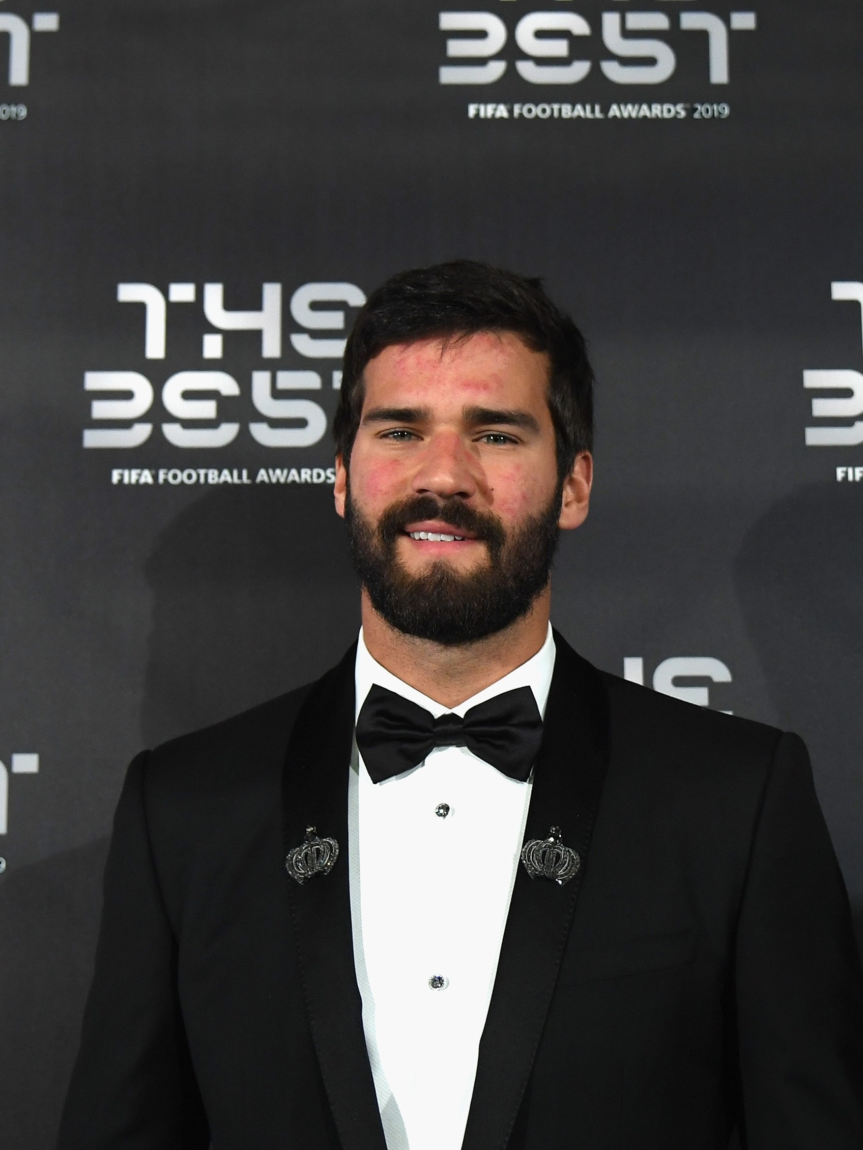 Alisson é eleito o melhor goleiro do mundo pela Fifa